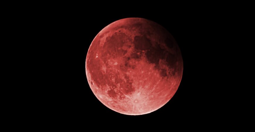 strawberry-blood-red-super-moon-full-harvest-moon-2022-11-14-06-40-11-utc